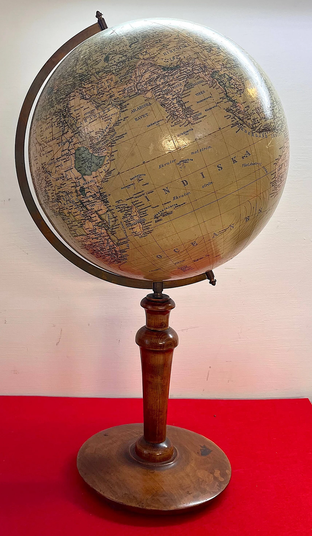 Wood and papier-mâché globe by Dr. Neuse for Jordglob, early 20th century 11