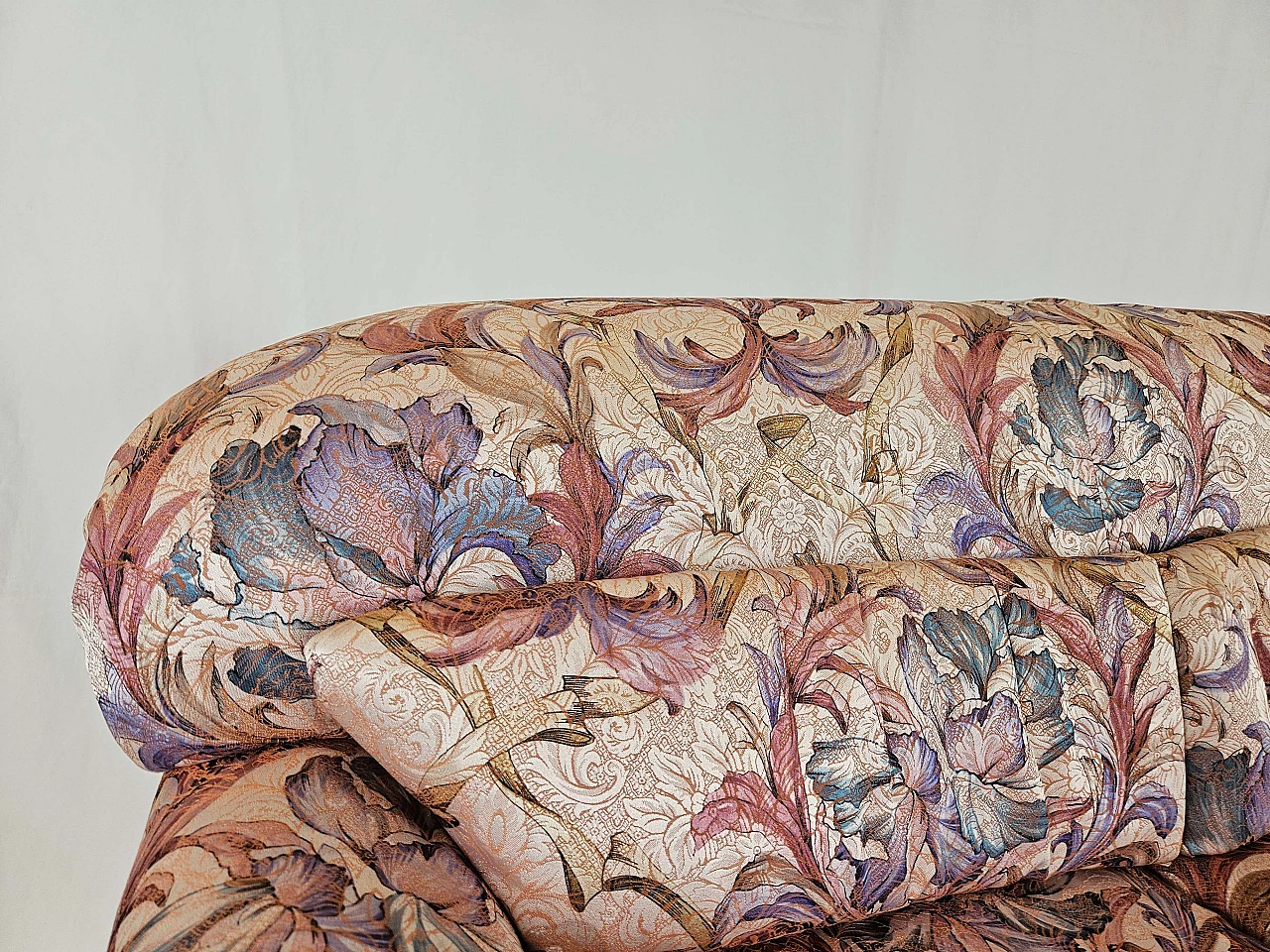 Floral two-seater sofa, 1970s 4