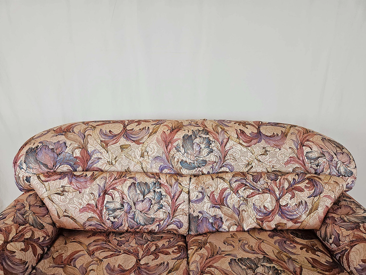 Floral two-seater sofa, 1970s 5