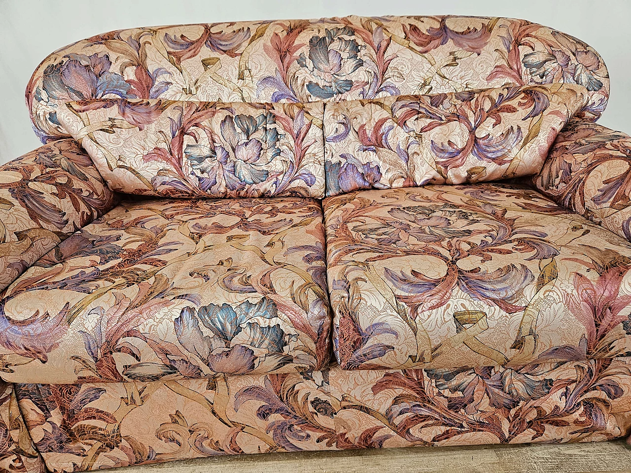 Floral two-seater sofa, 1970s 8