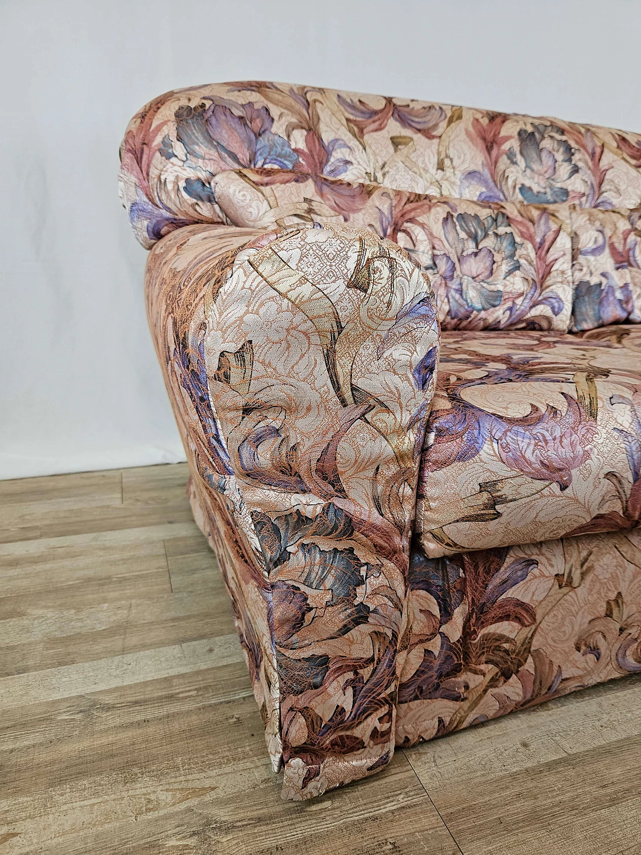 Floral two-seater sofa, 1970s 13