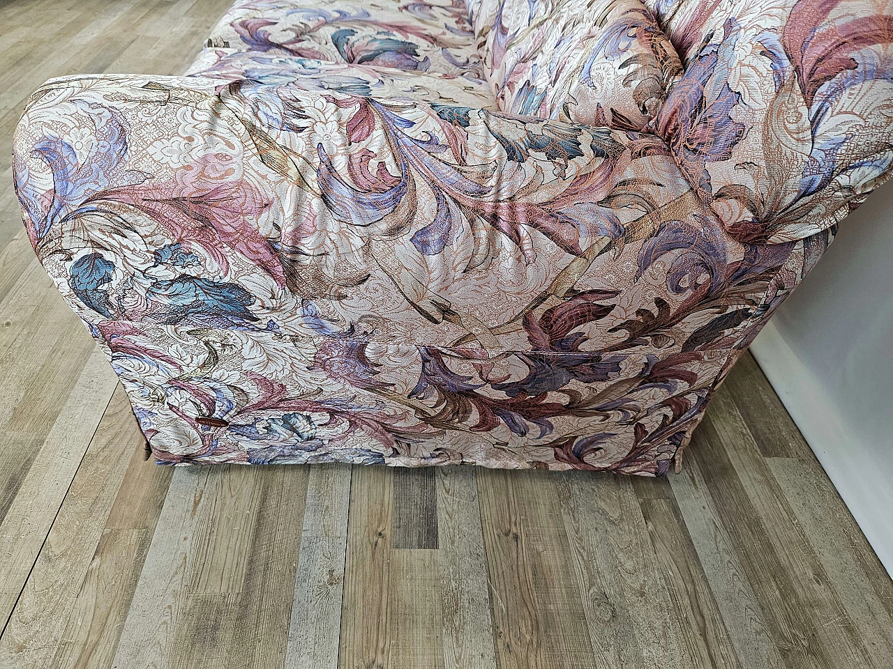 Three-seater sofa in floral pattern, 1970s 5