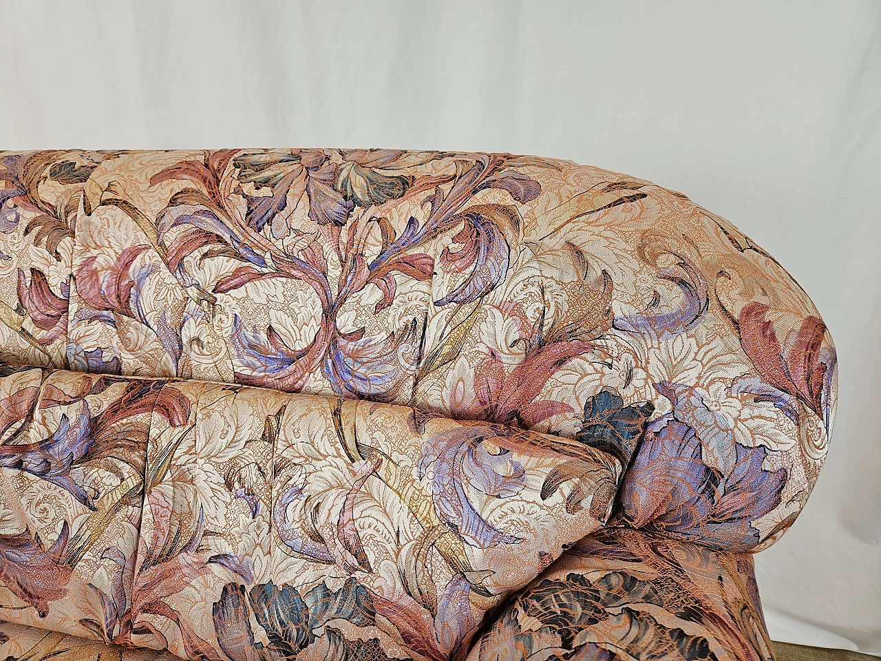 Three-seater sofa in floral pattern, 1970s 7