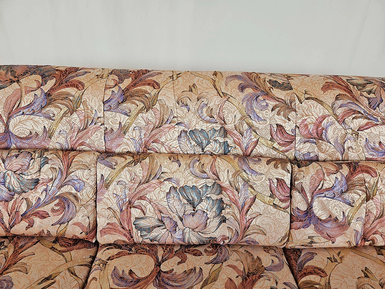 Three-seater sofa in floral pattern, 1970s 8