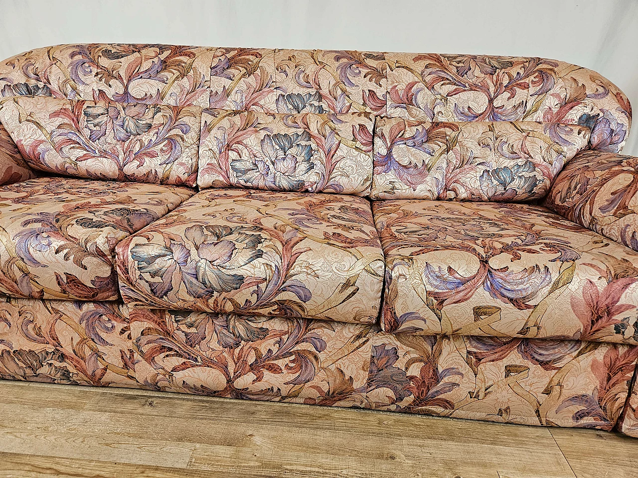 Three-seater sofa in floral pattern, 1970s 13