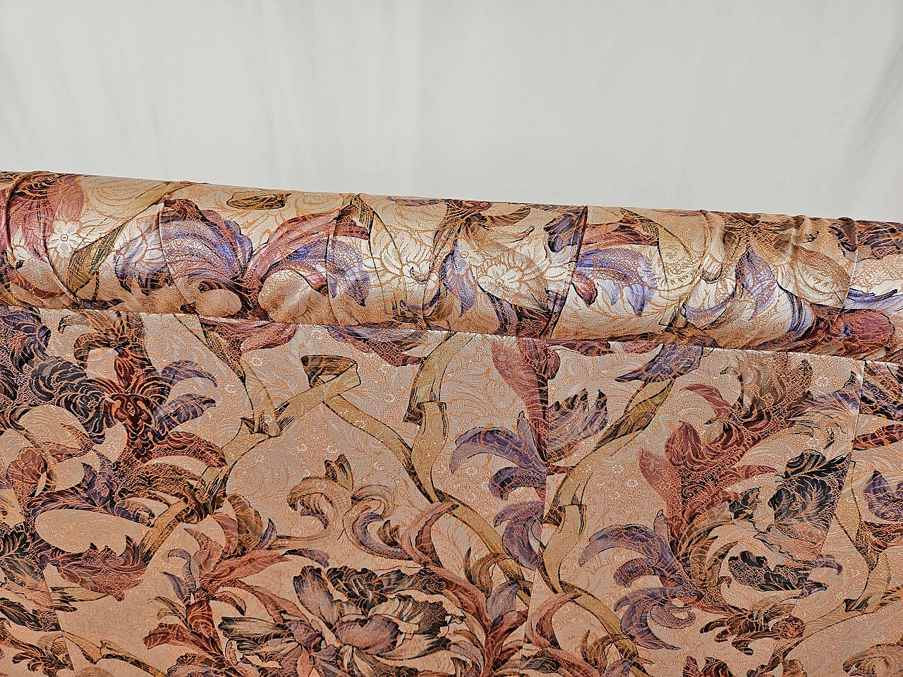 Three-seater sofa in floral pattern, 1970s 29