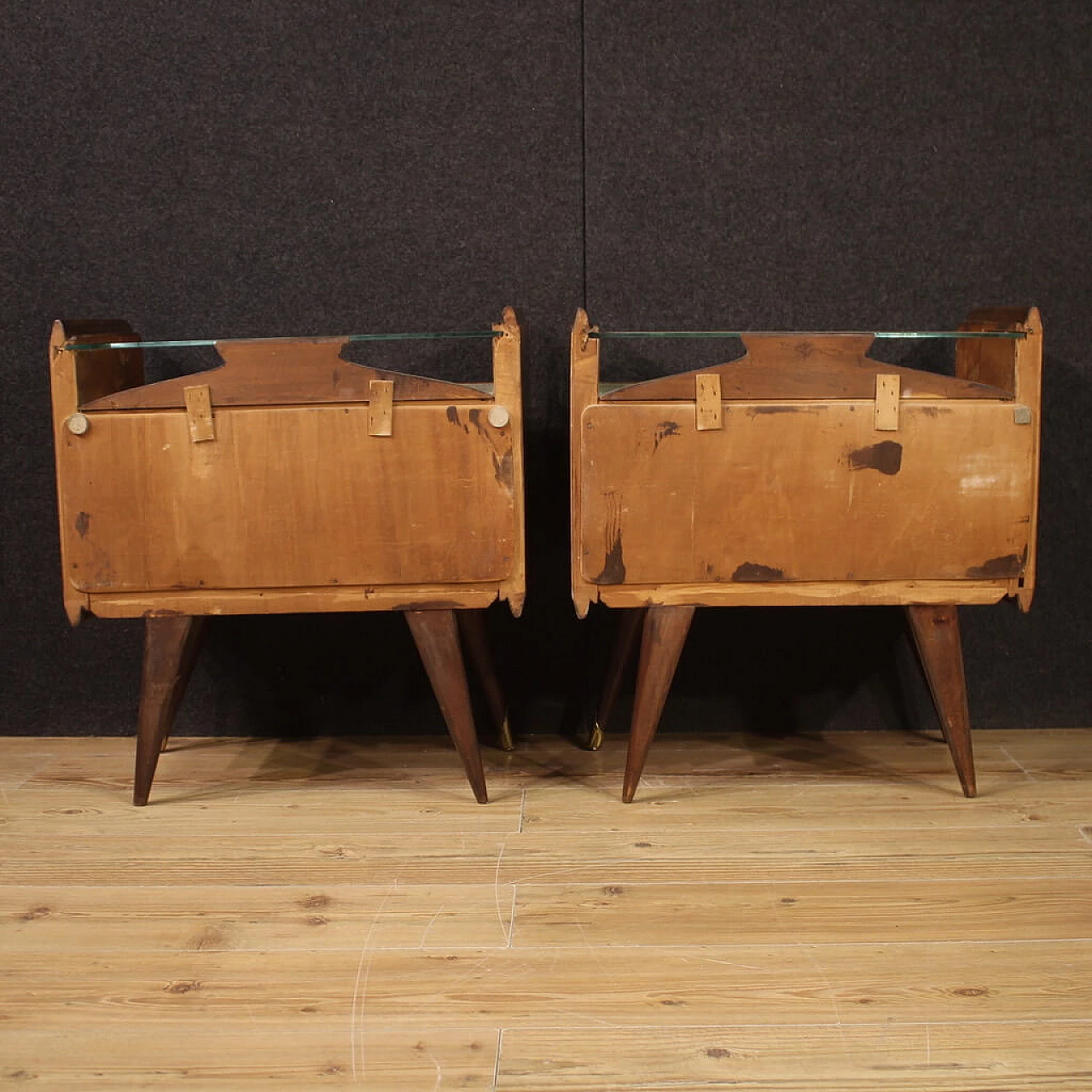 Pair of bedside tables carved and veneered in walnut, briar and fruitwood, 1950s 4