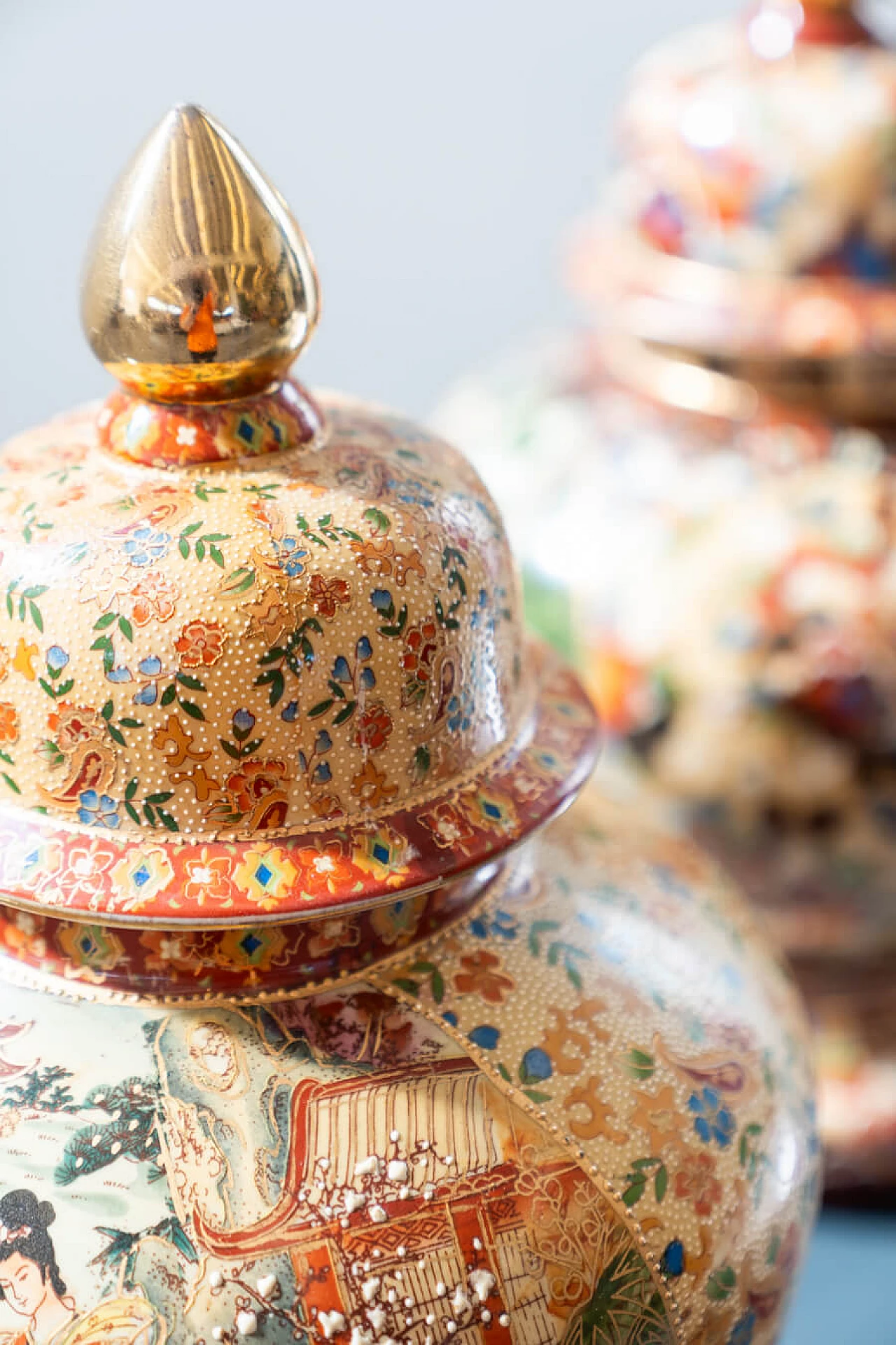 Pair of hand-decorated Chinese ceramic vases by Royal Satsuma, 1960s 2