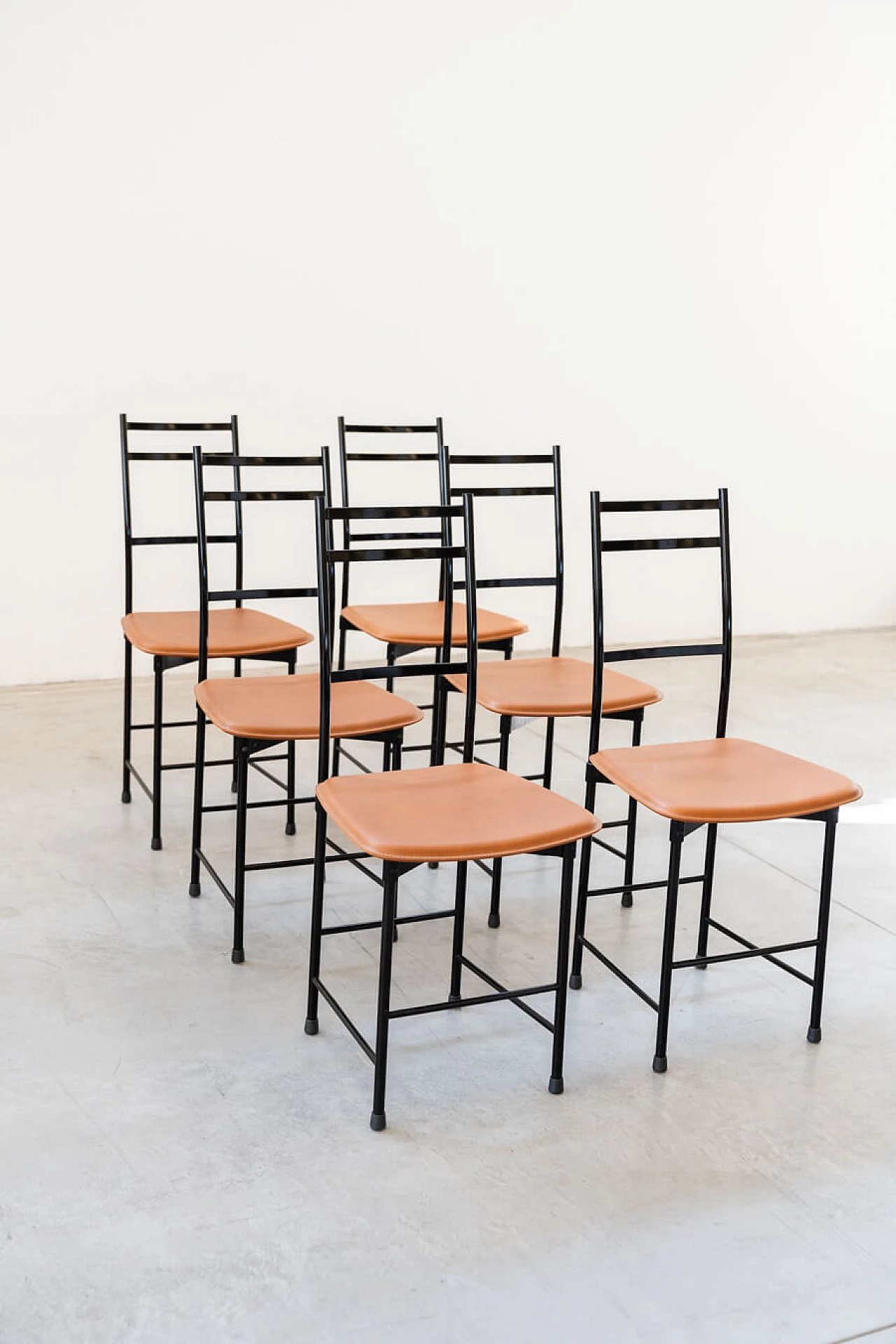 6 Chairs in painted anodised aluminium with leather seat by Ycami, 80s 1386278