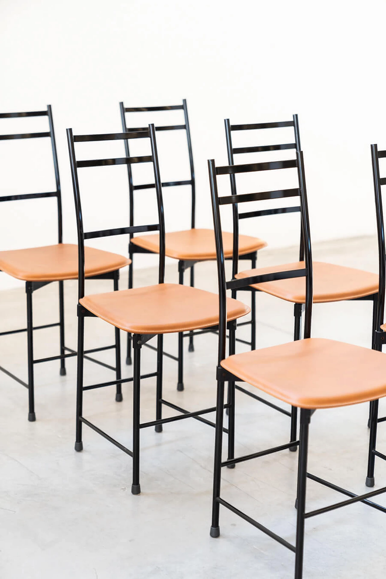6 Chairs in painted anodised aluminium with leather seat by Ycami, 80s 1386279