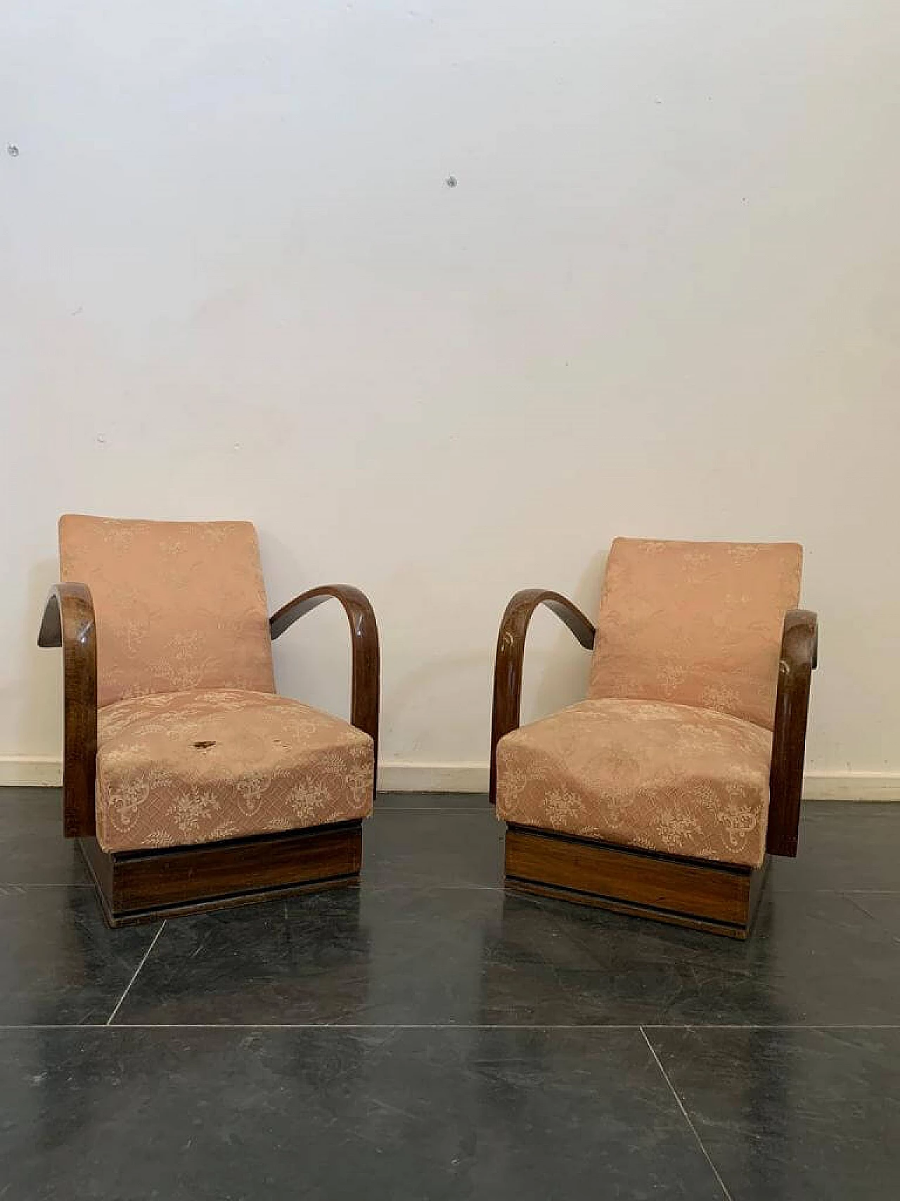 Pair of Art Deco armchairs with arched beech arms, 1930s 1
