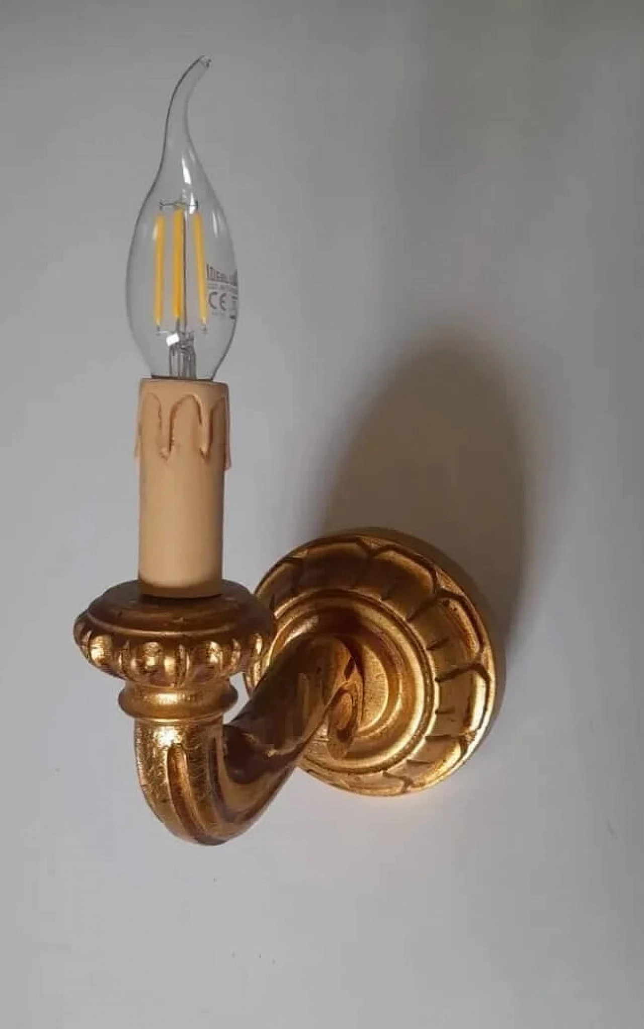 Pair of gilded wood wall lights, 2000s 3