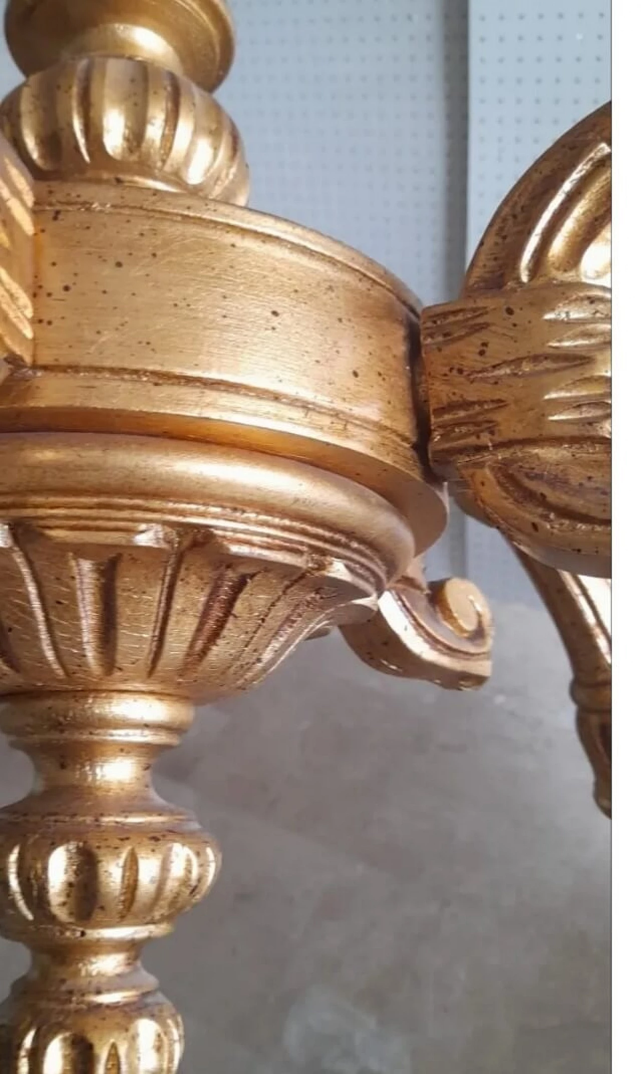 Five-light gilded wood chandelier, 2000s 4