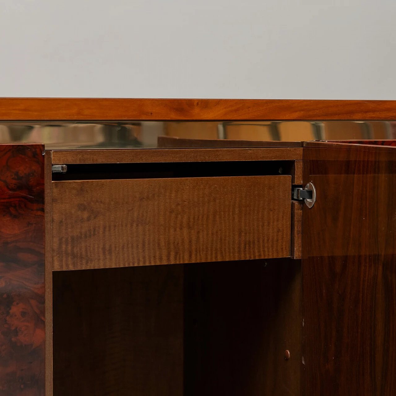 Credenza in radica e metallo dorato di Gianluigi Gorgoni per Turri, anni '70 5