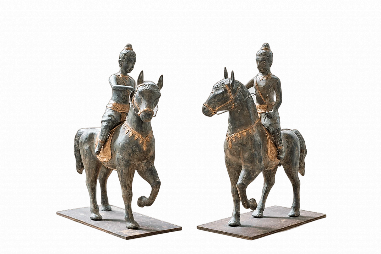 Pair of bronze knight sculptures, 1930s 23