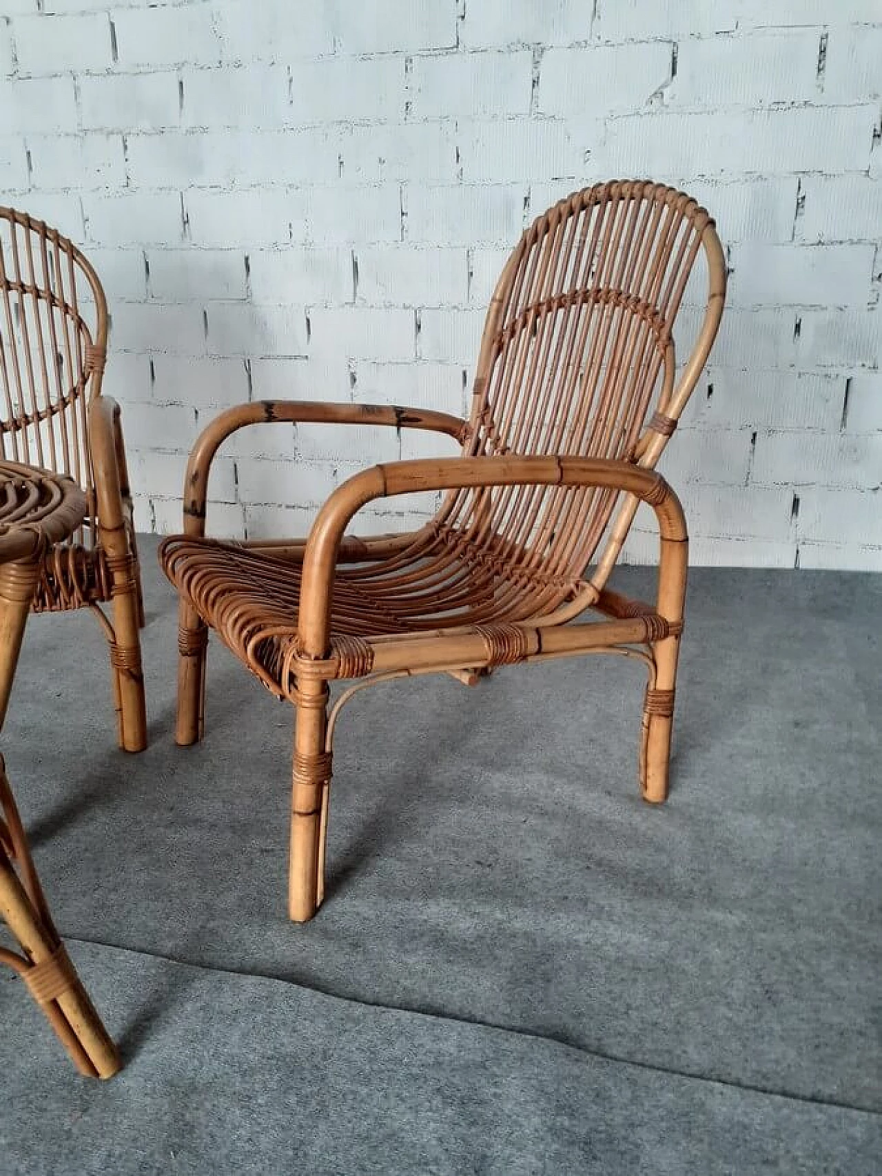 Coppia di sedie e tavolino in bambù, anni '60 4