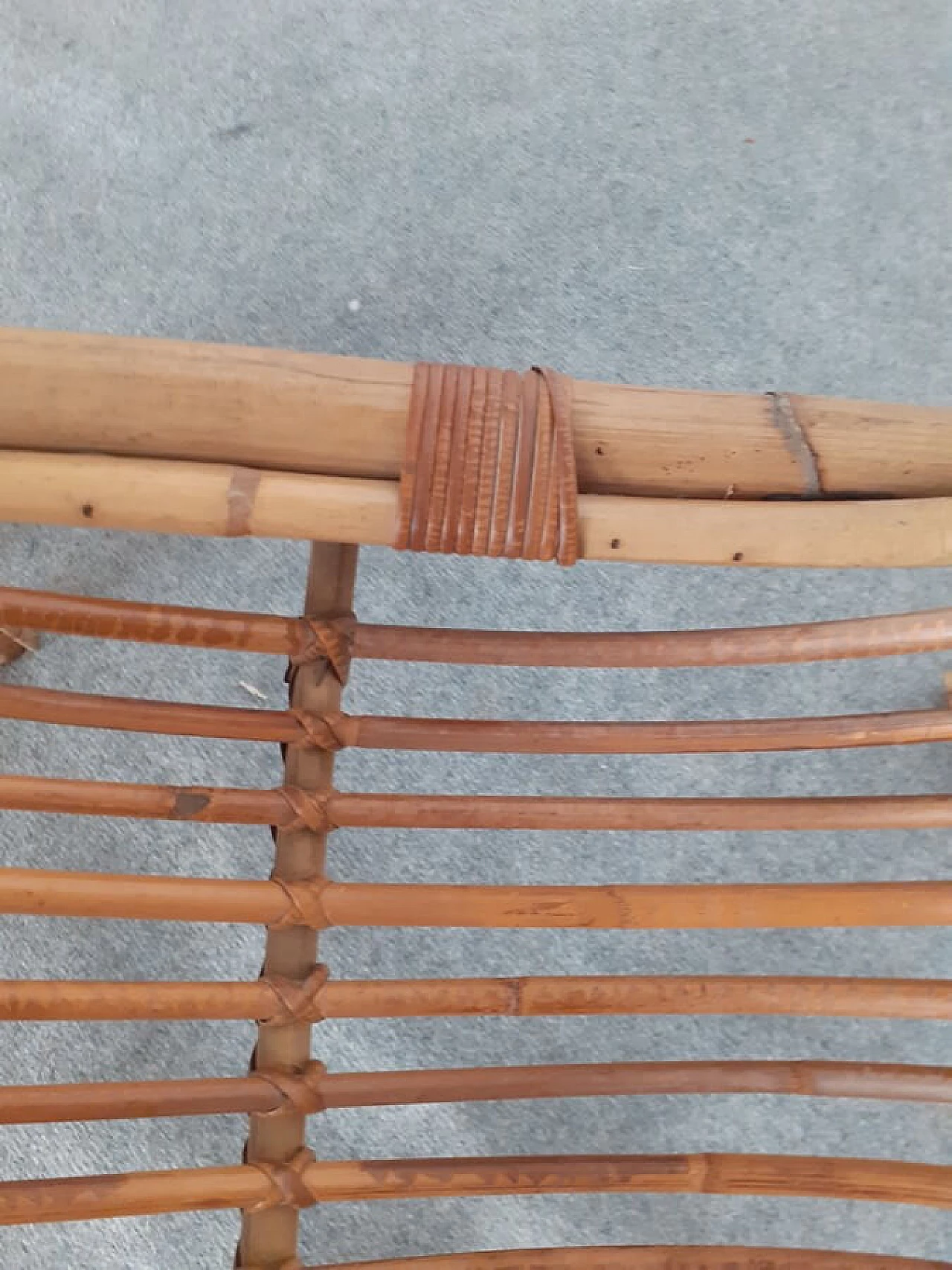 Coppia di sedie e tavolino in bambù, anni '60 8