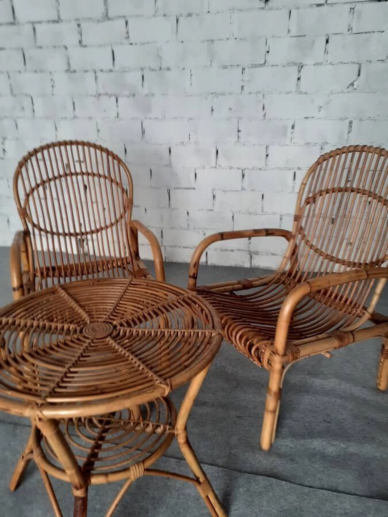 Coppia di sedie e tavolino in bambù, anni '60 10