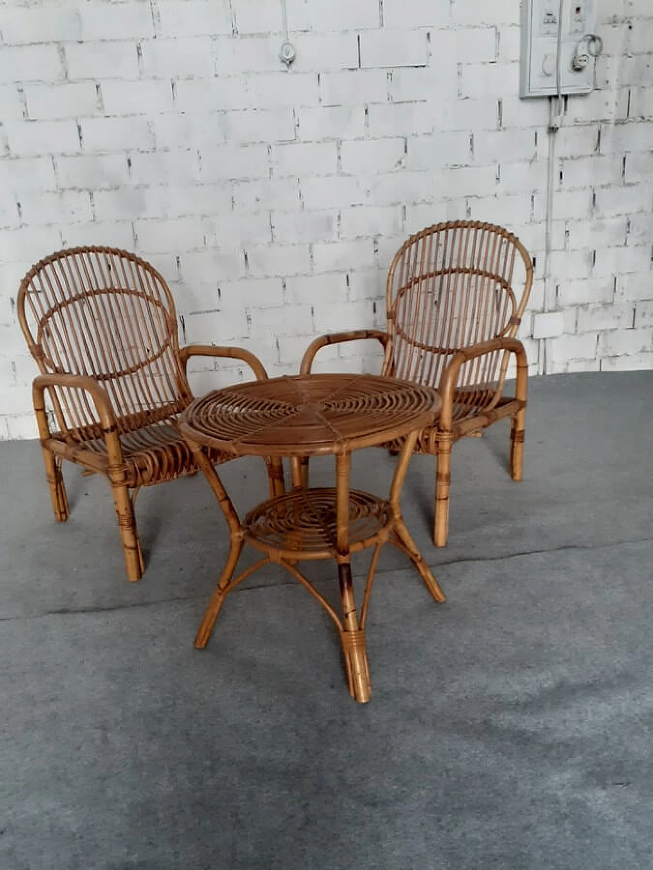 Coppia di sedie e tavolino in bambù, anni '60 12