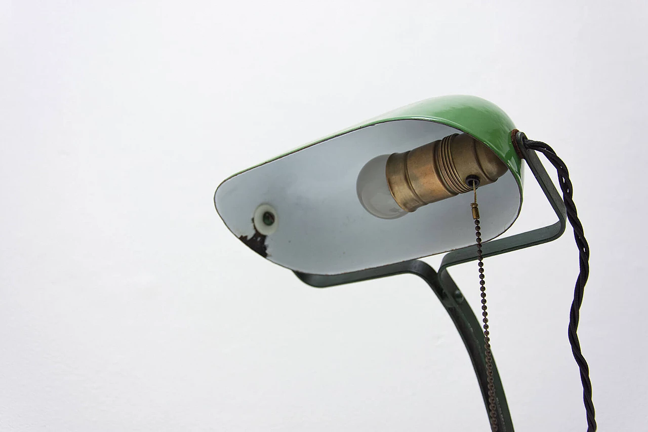 Lampada da tavolo in stile Bauhaus in metallo smaltato verde, anni '30 6