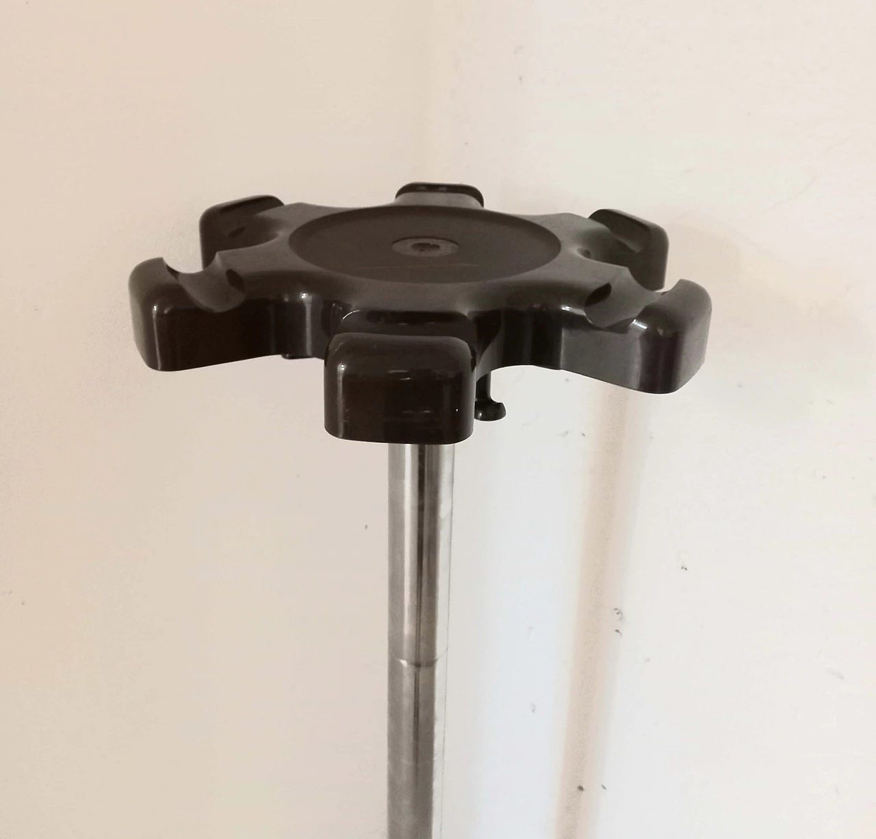 Appendiabiti da terra Vip di Lucci e Orlandini per Velca, anni '70 2