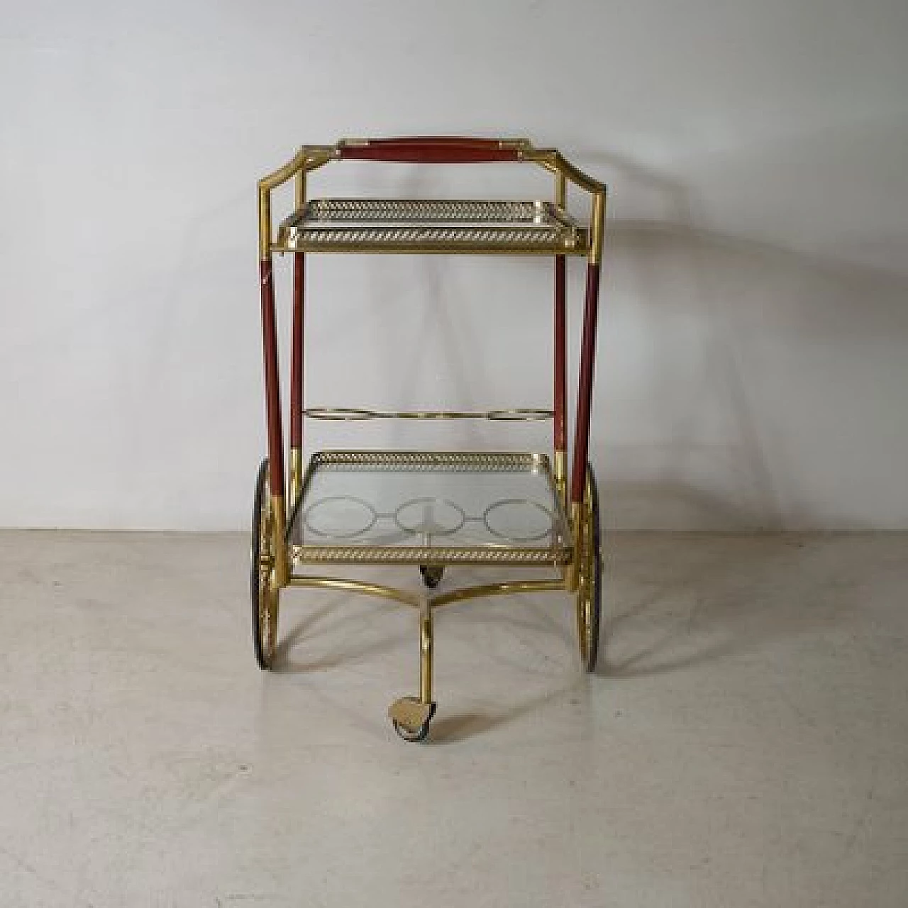 Brass and cherry wood bar cart with glass shelves, 1950s 4