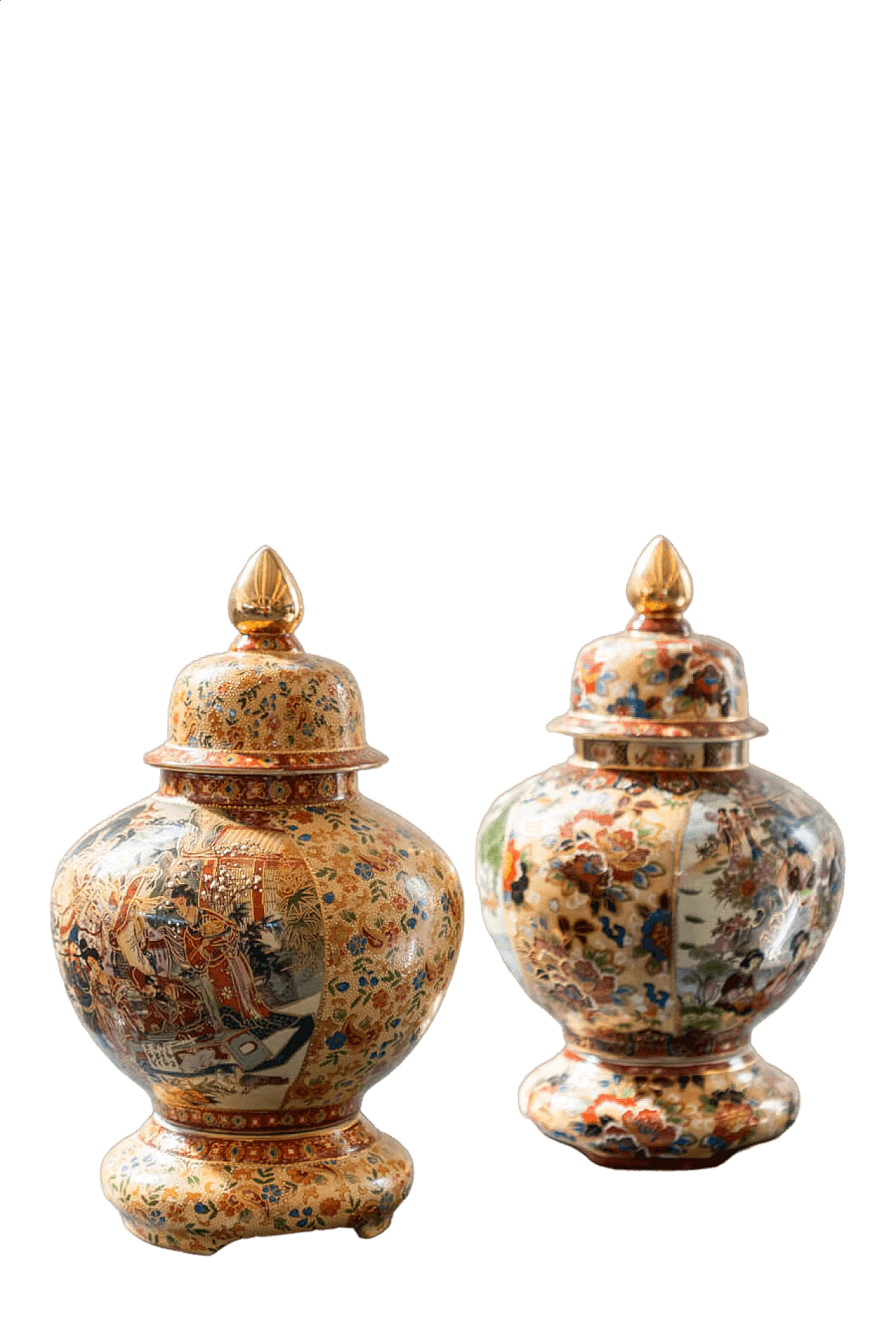 Coppia di vasi cinesi in ceramica decorati a mano di Royal Satsuma, anni '60 31