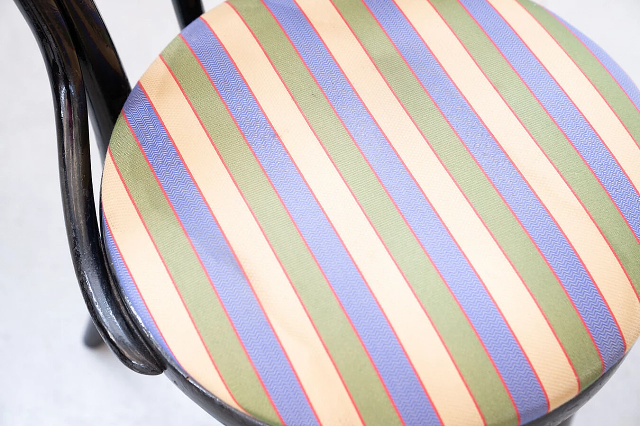 4 sedie nere Thonet con seduta in tessuto, anni '50 1374067