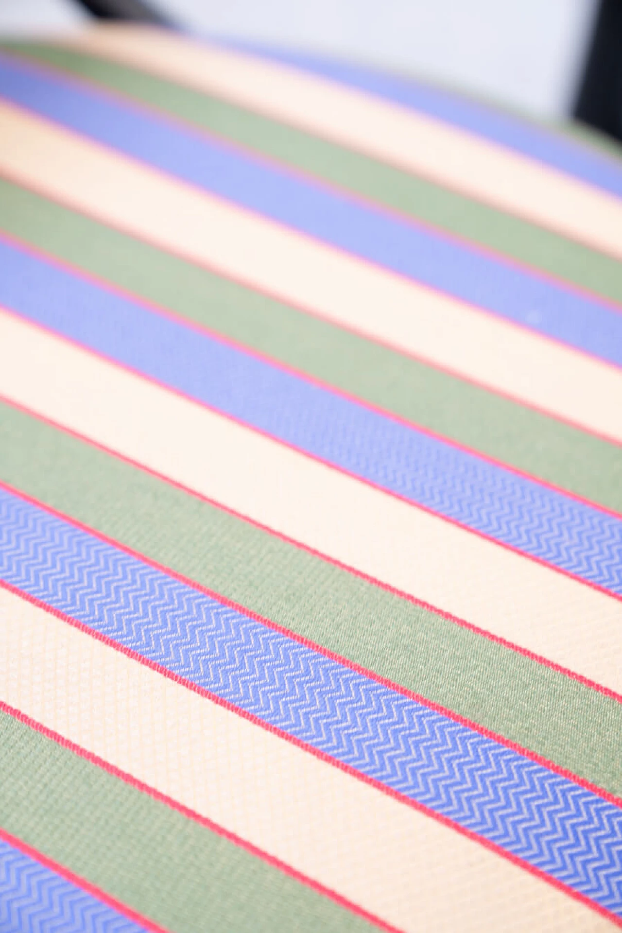 4 sedie nere Thonet con seduta in tessuto, anni '50 1374069