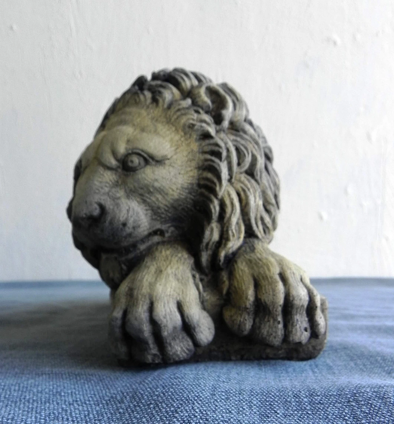 Pair of stone sculptures of sleeping lions 7