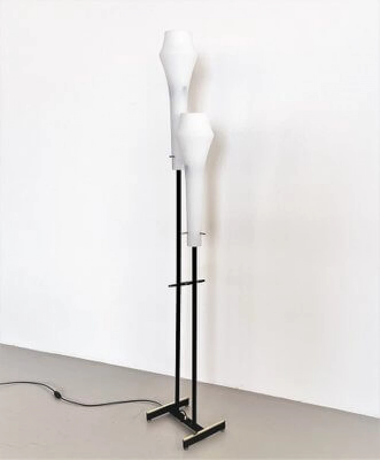 Glass, wood and brass floor lamp attributed to Stilnovo, 1960s 2