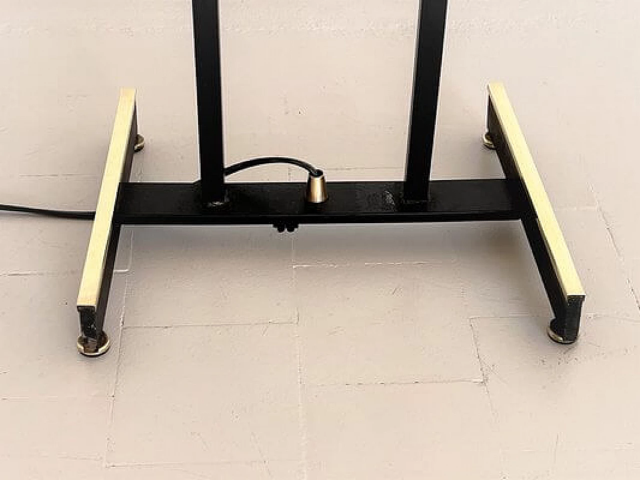 Glass, wood and brass floor lamp attributed to Stilnovo, 1960s 6