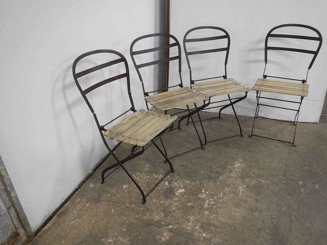 4 Garden chairs in iron and spruce, 1950s 2