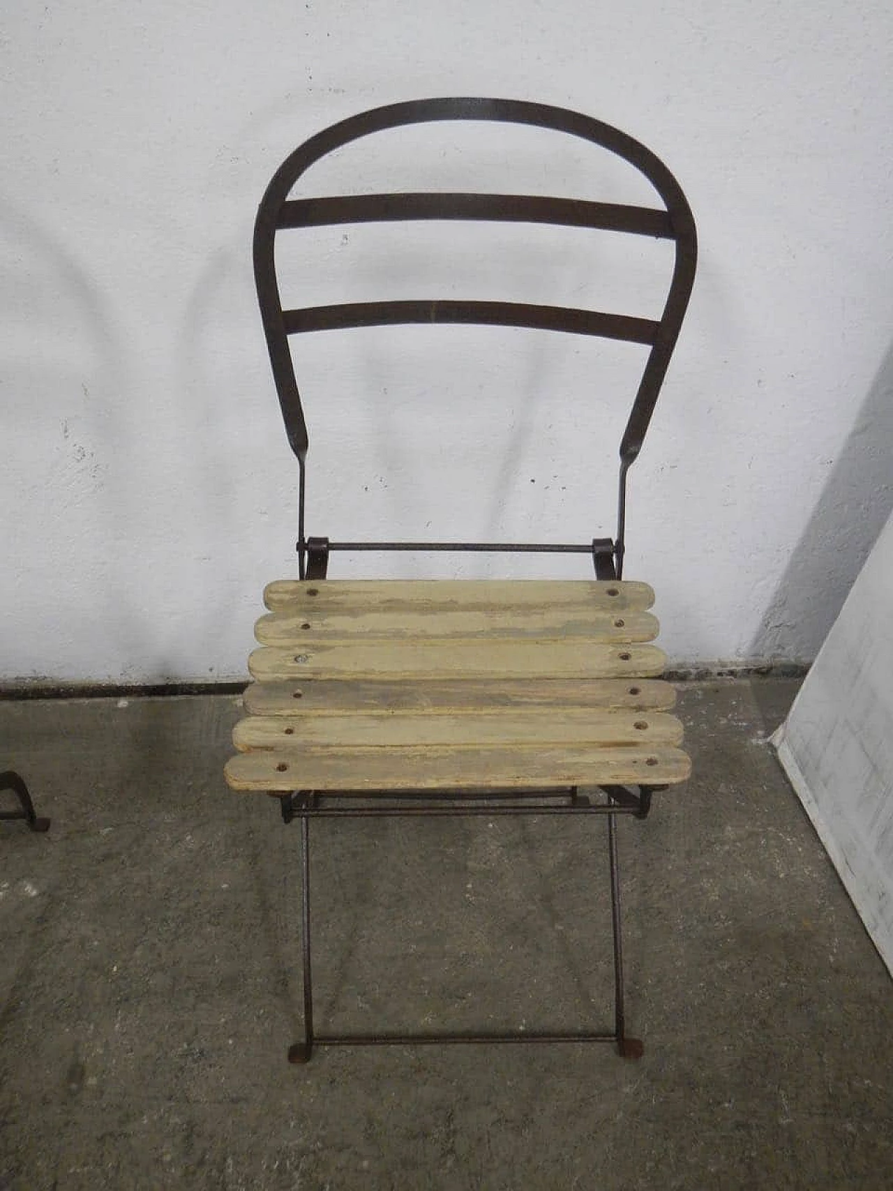 4 Garden chairs in iron and spruce, 1950s 4