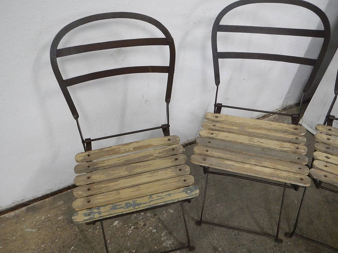 4 Garden chairs in iron and spruce, 1950s 5