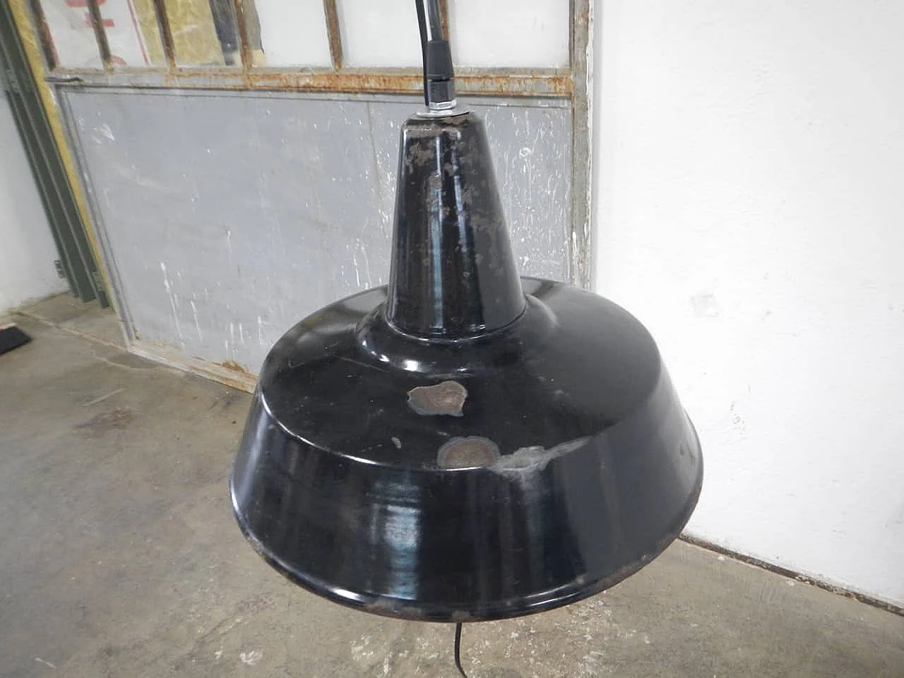 D30 black metal industrial chandelier, 1950s 1