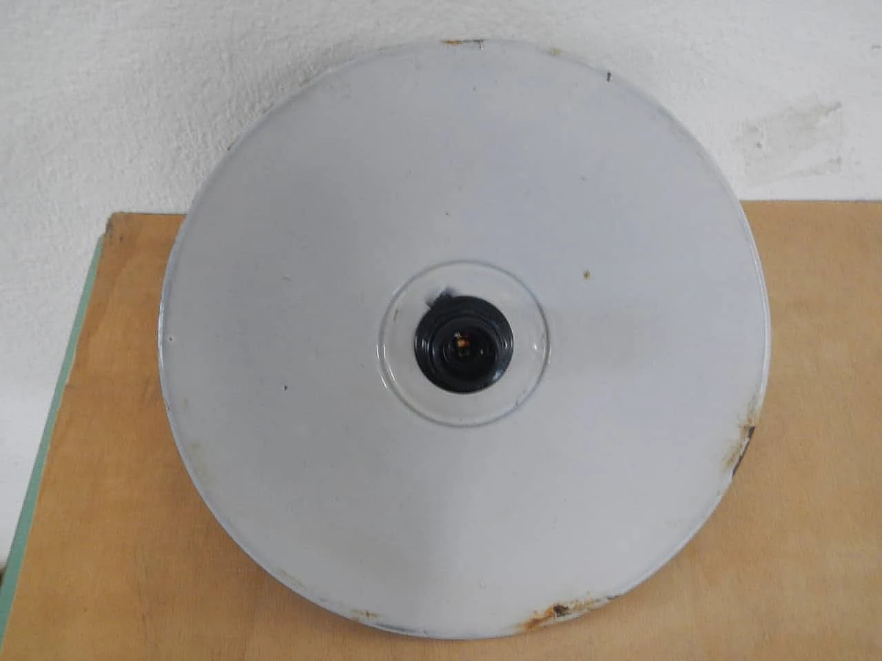 Green metal disc ceiling lamp, 1940s 10