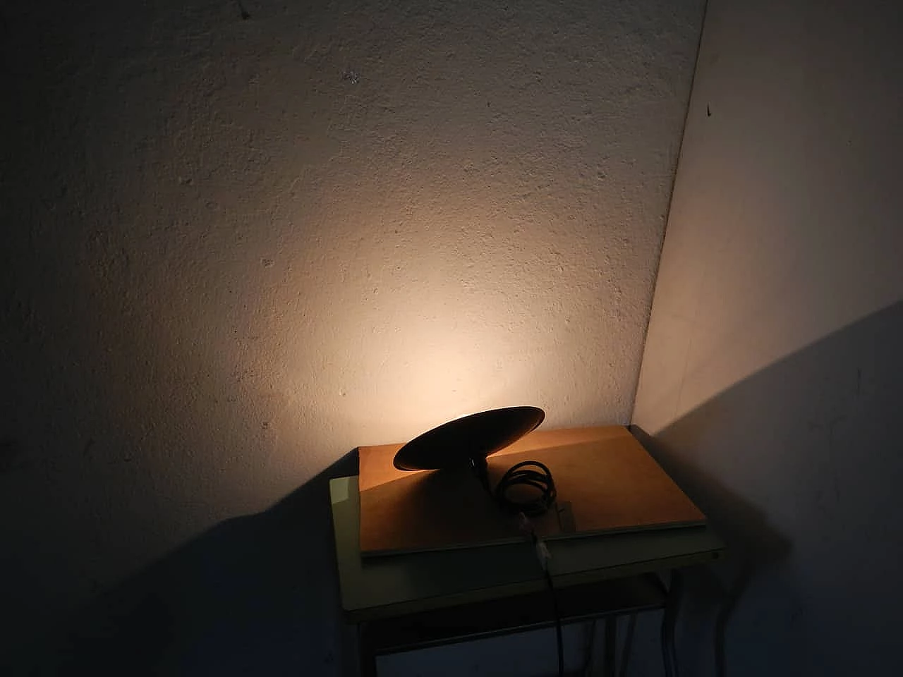 Green metal disc ceiling lamp, 1940s 12