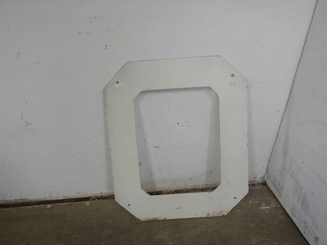 White iron letter O, 1950s 1