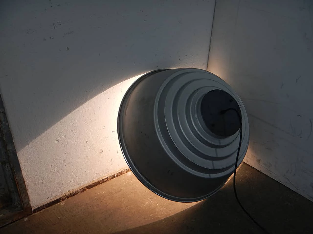 Industrial bell-shaped aluminium chandelier D581950, 1950s 8