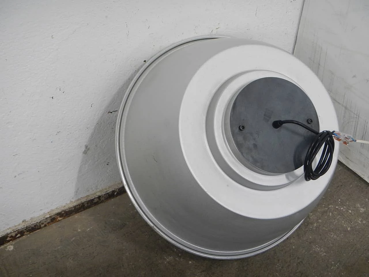 Industrial aluminium bell-shaped lamp D481950, 1950s 4