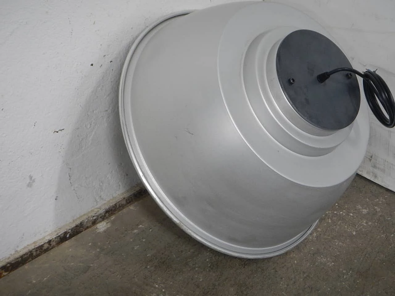 Industrial aluminium bell-shaped lamp D481950, 1950s 5