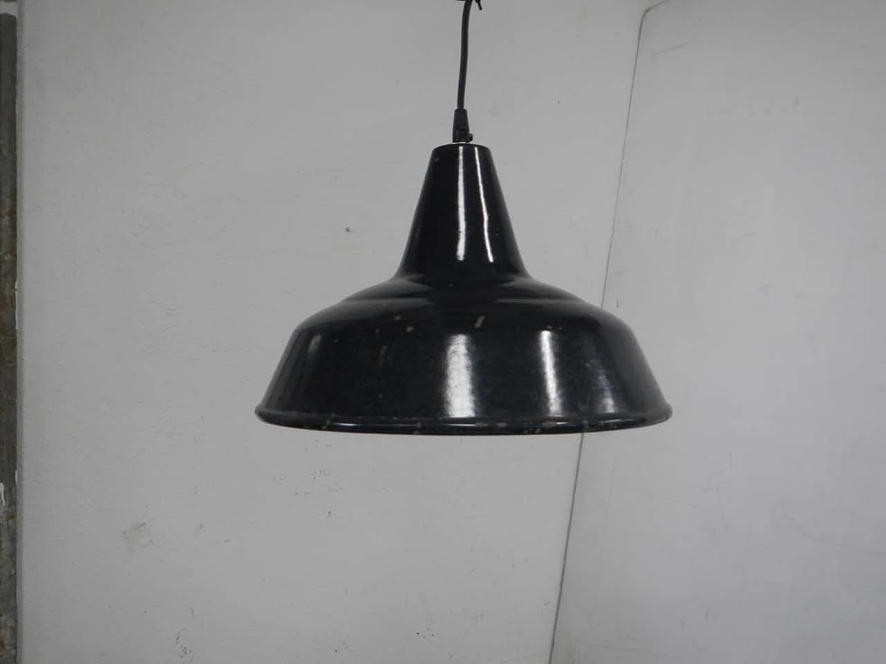 Lampada da soffitto in metallo nero D34, anni '40 1