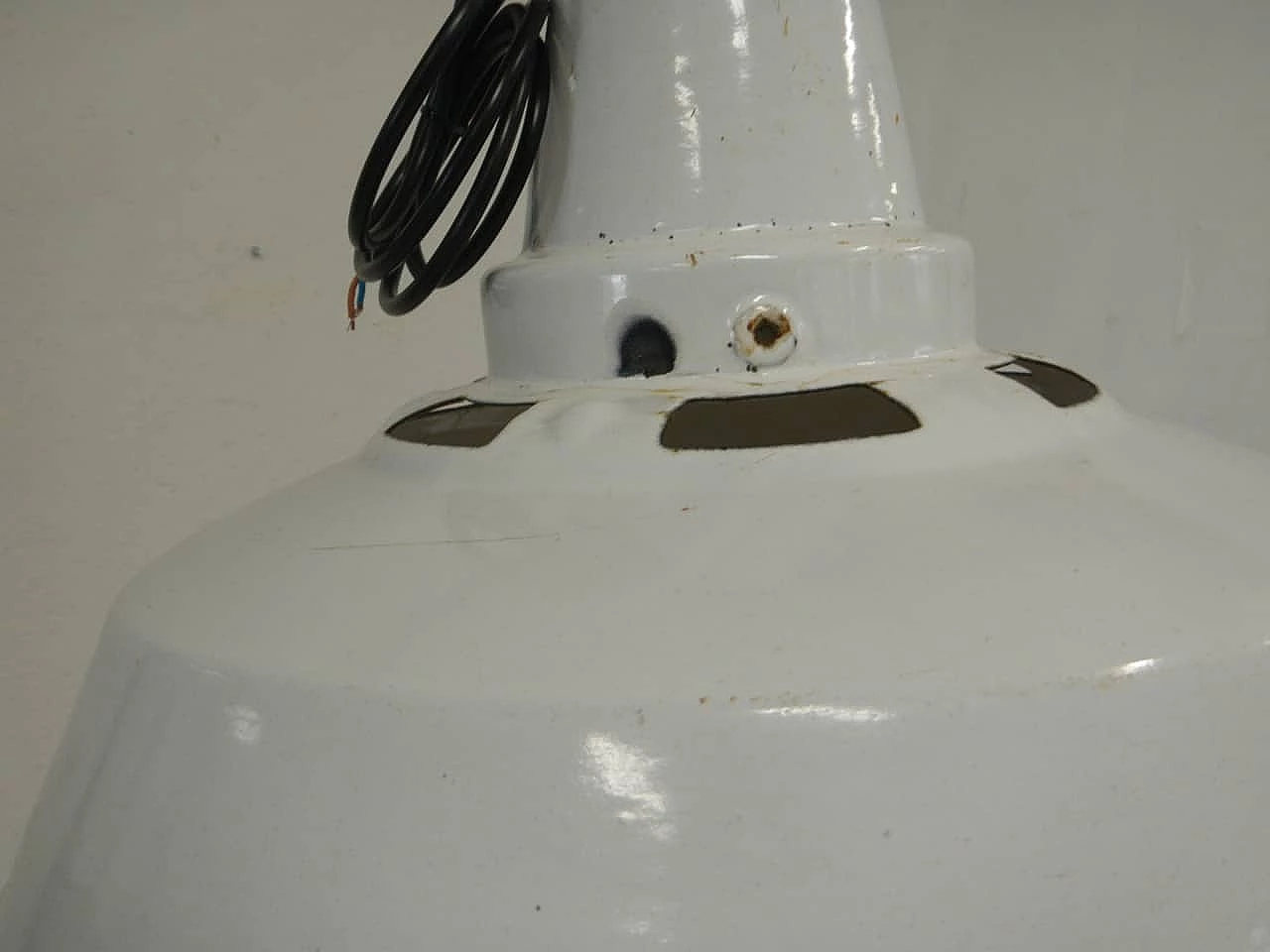 Lampada a sospensione in metallo bianco, anni '50 6