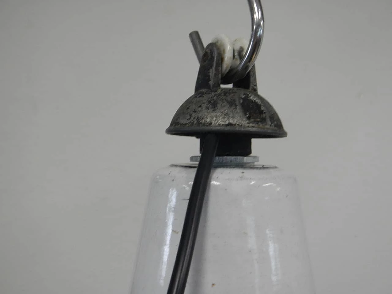 Lampada a sospensione in metallo bianco, anni '50 9