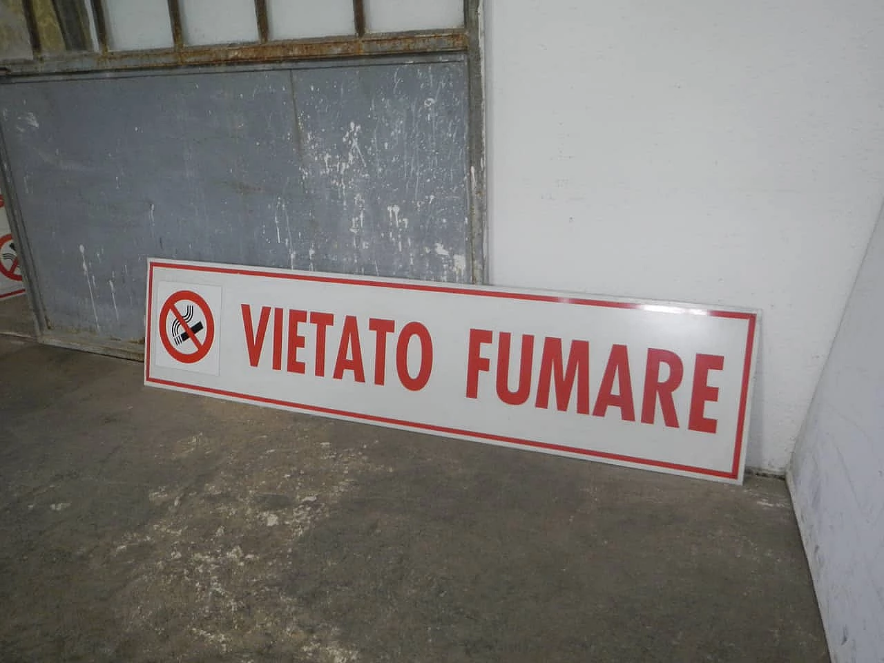 Insegna Vietato fumare in alluminio, anni '70 1