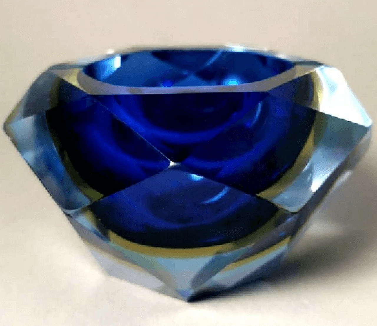 Murano submerged glass ashtray in the style of Mandruzzato, 1960s 8