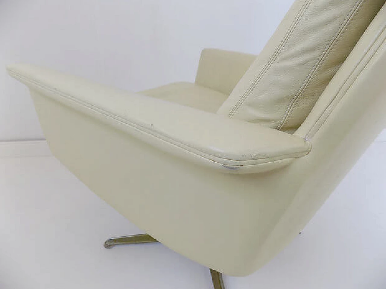 Ivory leather and aluminum armchair by Horst Brüning for COR, 1960s 1