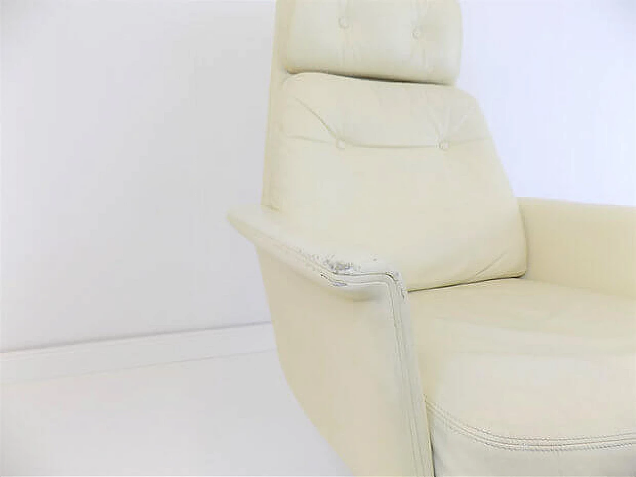 Ivory leather and aluminum armchair by Horst Brüning for COR, 1960s 3