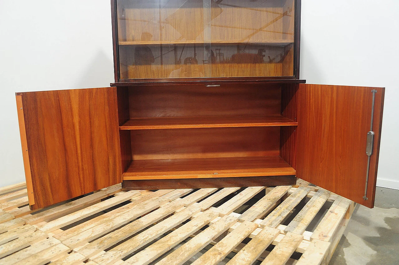 Libreria in noce con vetrina di Setona, anni '50 20